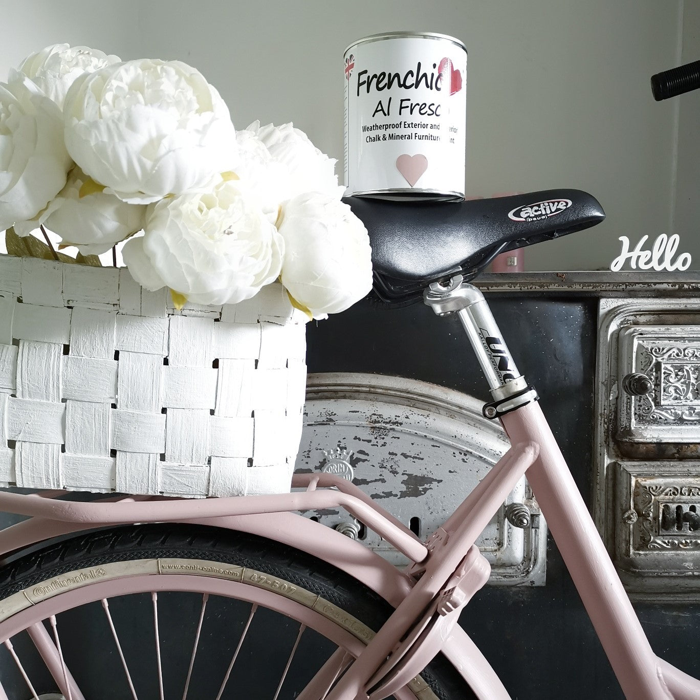 111_Vaaleanpunaiseksi_maalattu_pyora_Dusky_Blush_Frenchic_Paint