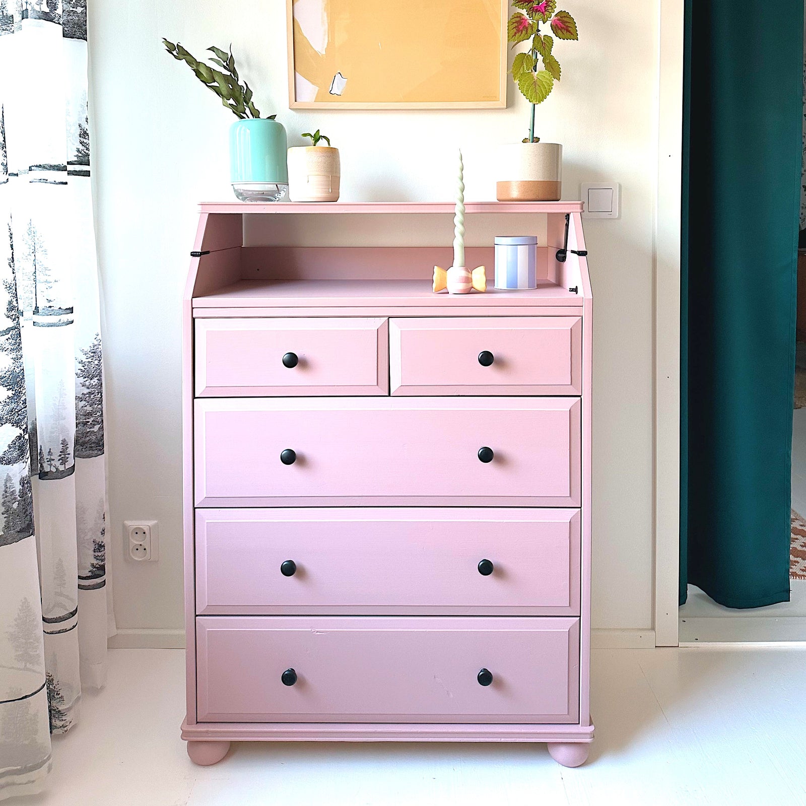 Frenchic_maalattu_lipasto_vaaleanpunainen_22