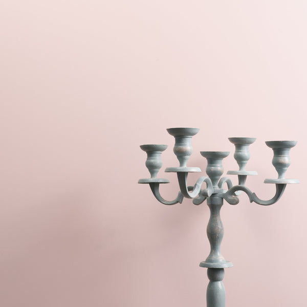 Pinky on pastellinen vaaleanpunainen maalisävy Frenchic sarjasta.