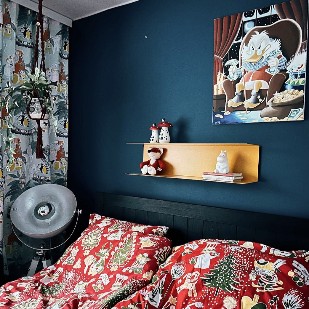 Etsitkö vahvaa ja aitoa petroolinsinistä seinämaalia? Steel Teal on yksinkertaisesti upein petroolin sävyinen seinämaali, joka sopii perinteisestä moderniin sisustukseen täydellisesti! Sisustajan valinta.