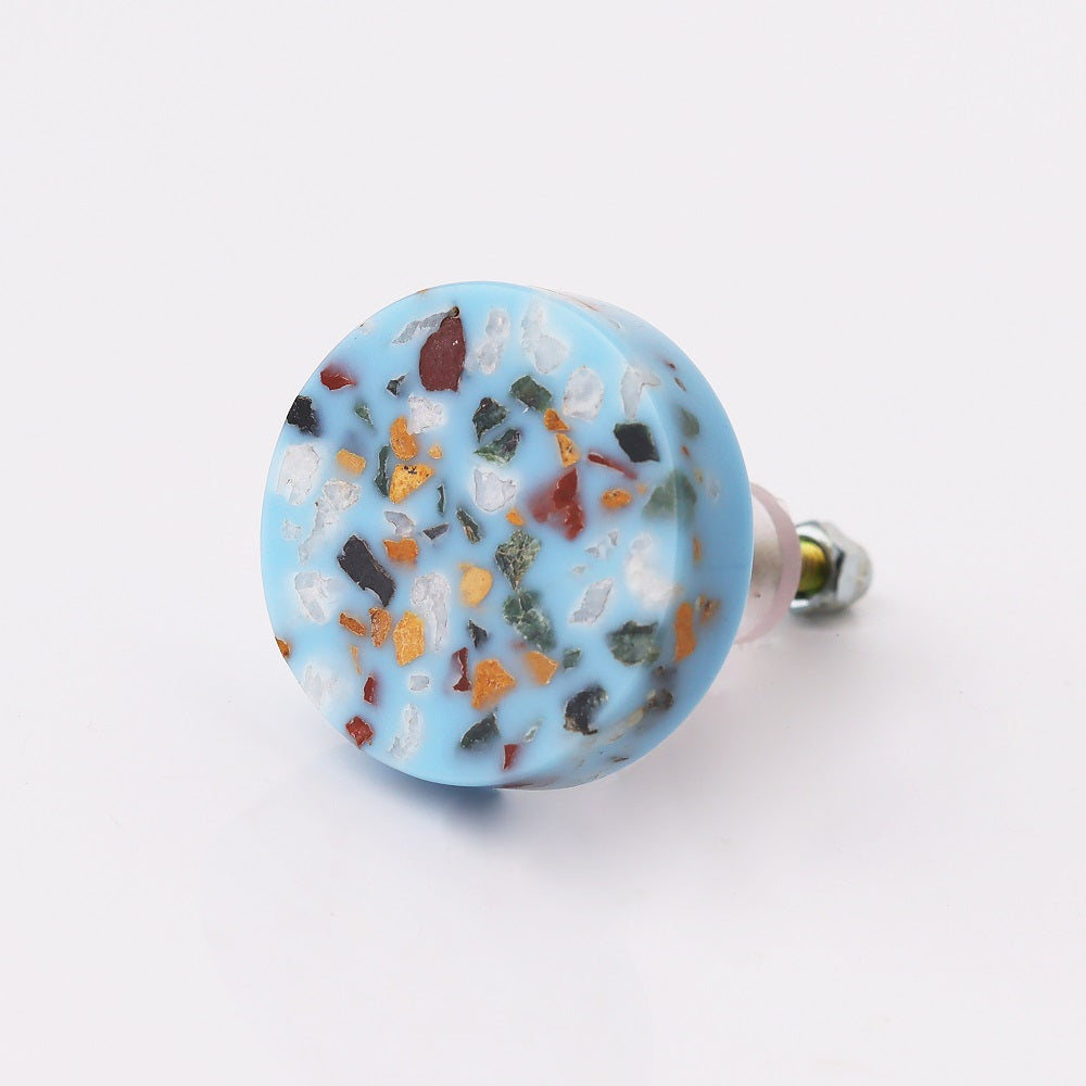 Turkoosi_terazzo_pyöreä_kivi_nuppi_keittiö_lipasto_naulakko_diy_maalikauppa_frenchic.