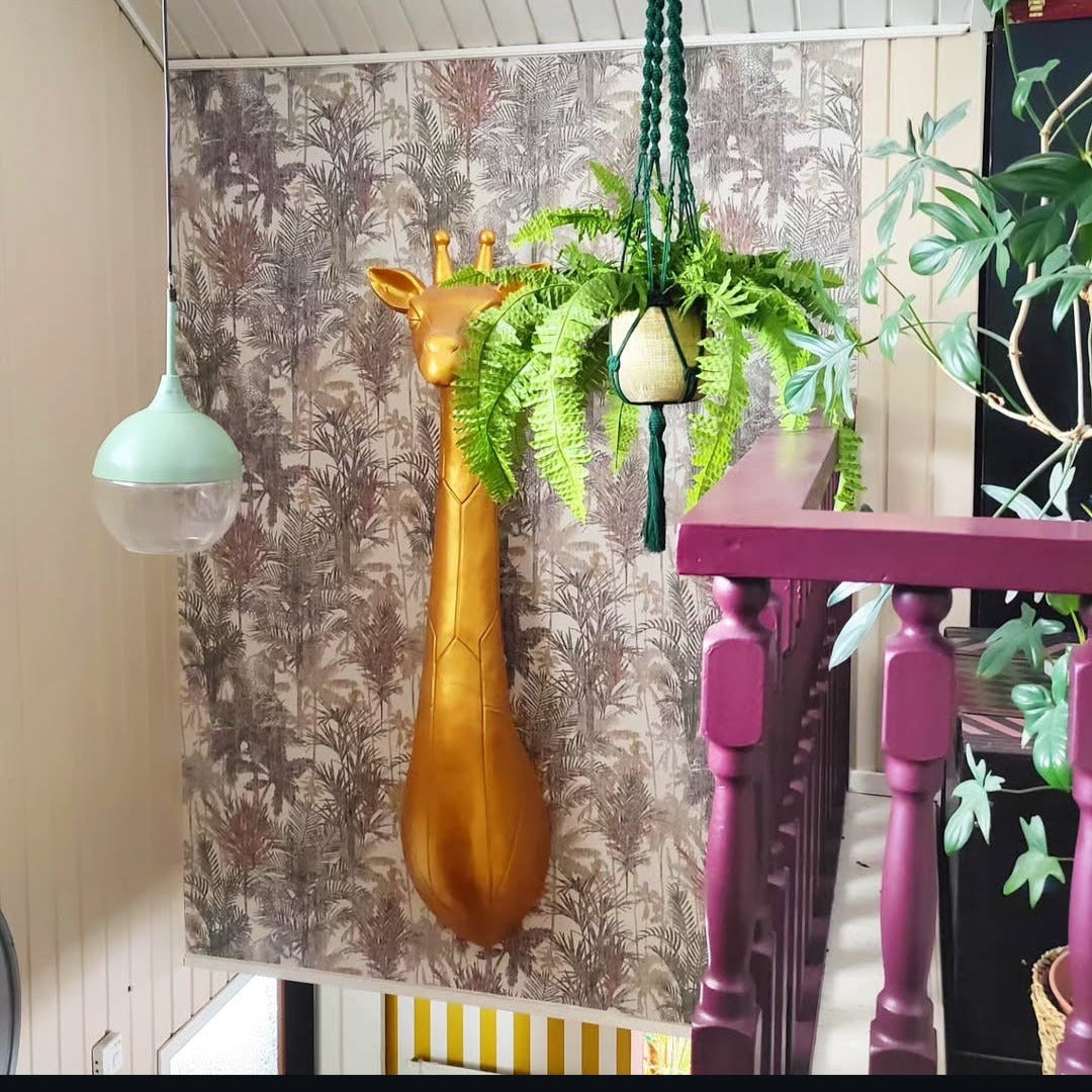 kulta_Frensheen_metallipigmentti_kirahvi_ja_Boho_Berry_portaan_kaiteet_Henna