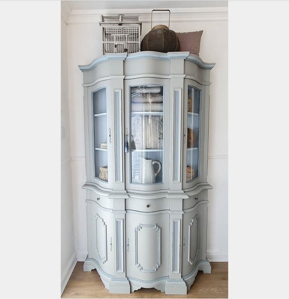 Vaalea sininen babyblue vahallinen kalkkimaali Lazy Range Frenchic PAint Finland.