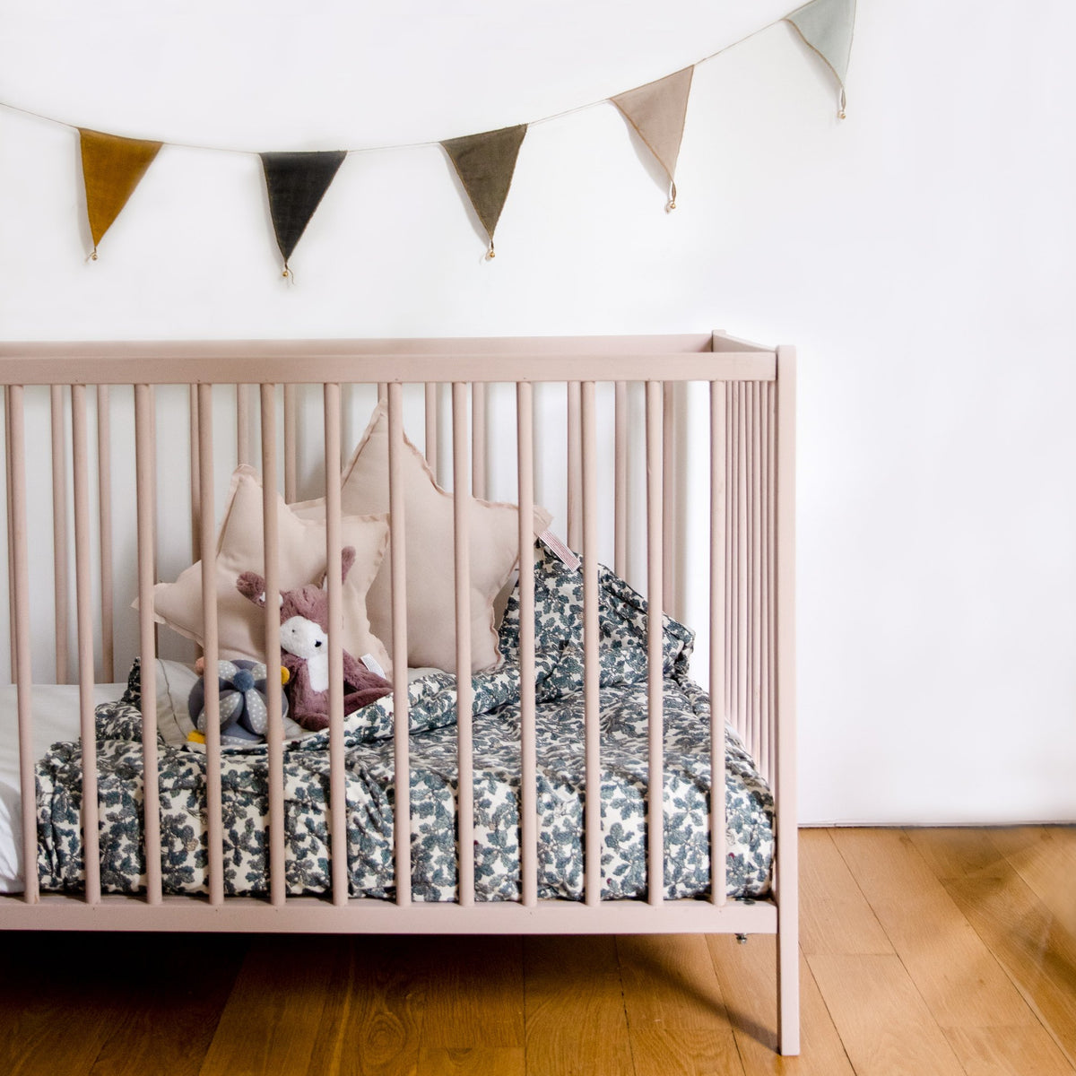 Nougat_Nude_Beige_vahallinen_kalkkimaali Lazy Range Frenchic Paint-mattapintainen-kalustemaali Frenchic Paint Finland.