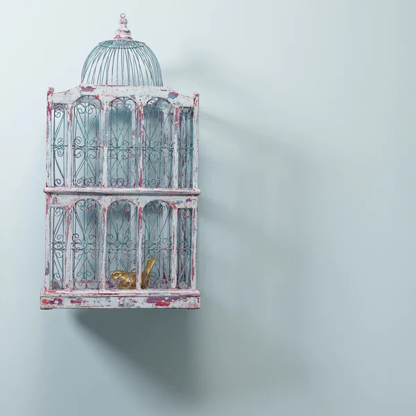 Pastellinsininen Frenchic maali Crystal Blue. 