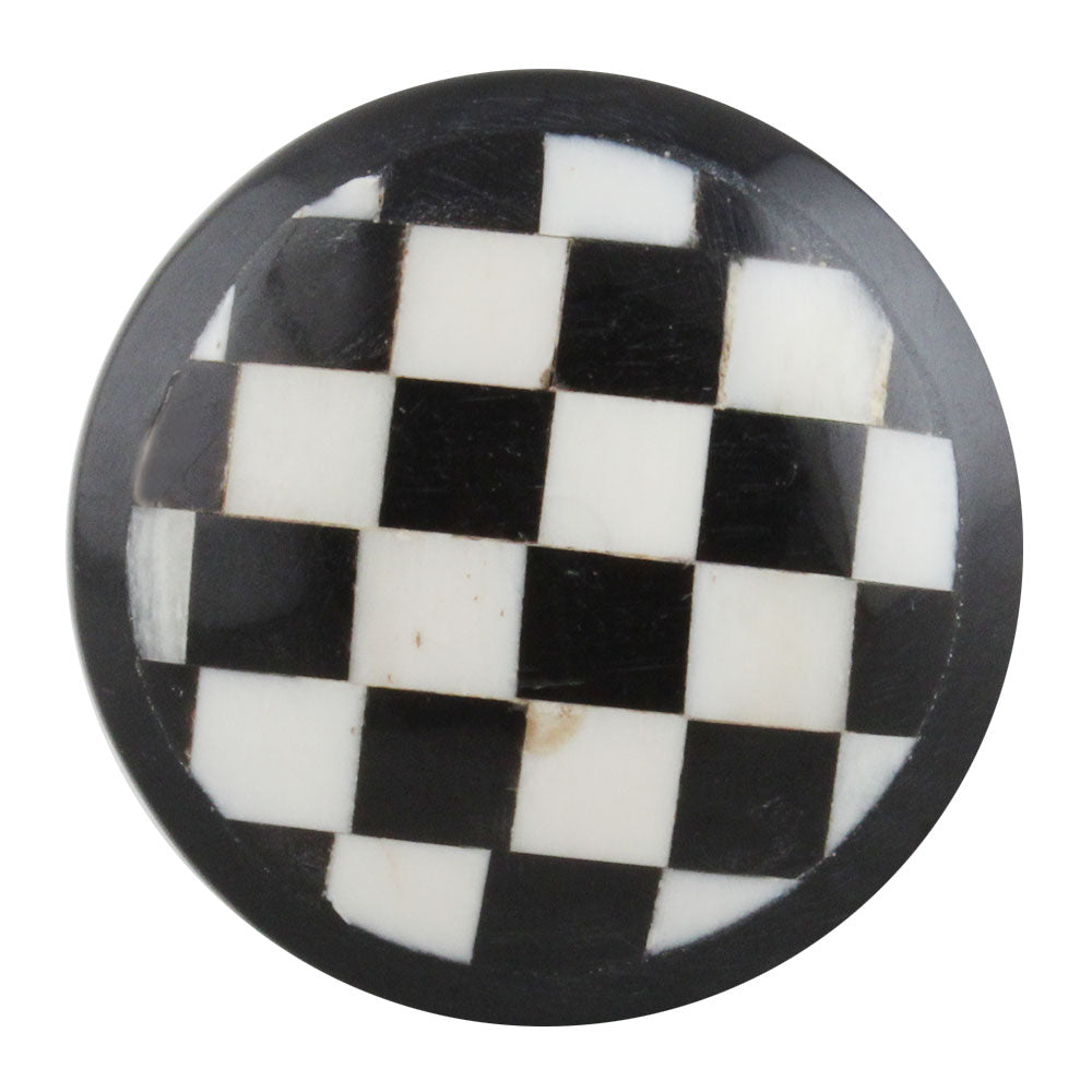 Harlekiini_ruutu_resin_nuppi_vedin_Liisa_ihmemaassa_kaluste_maalikauppa_frenchic.