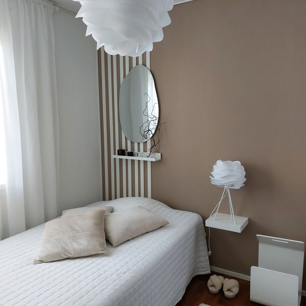 Swayed on lämmin beigen sävyinen remonttimaali Frenchic sarjasta. 