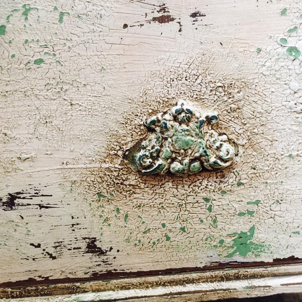 Shabby_Chic_kalustemaalaus_kalkkimaaleilla_Apple_of_My_Eye_Wedding_Cake_Kirkas_ja_ruskea_vaha_Frenchic_Paint3