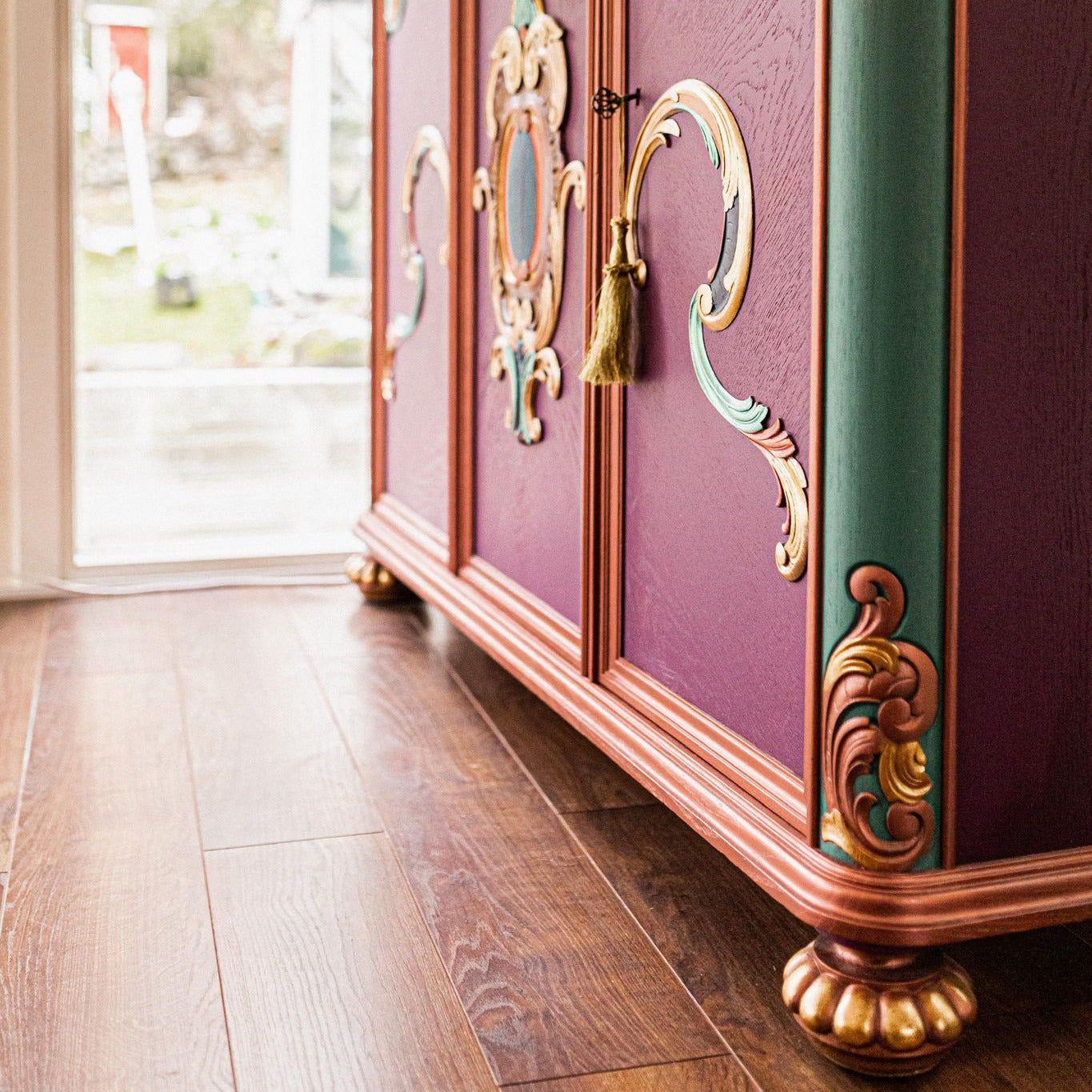 Varikas_senkki_maalattu_Frenchic-sarjan_maaleilla_ja_metallisavyilla_1