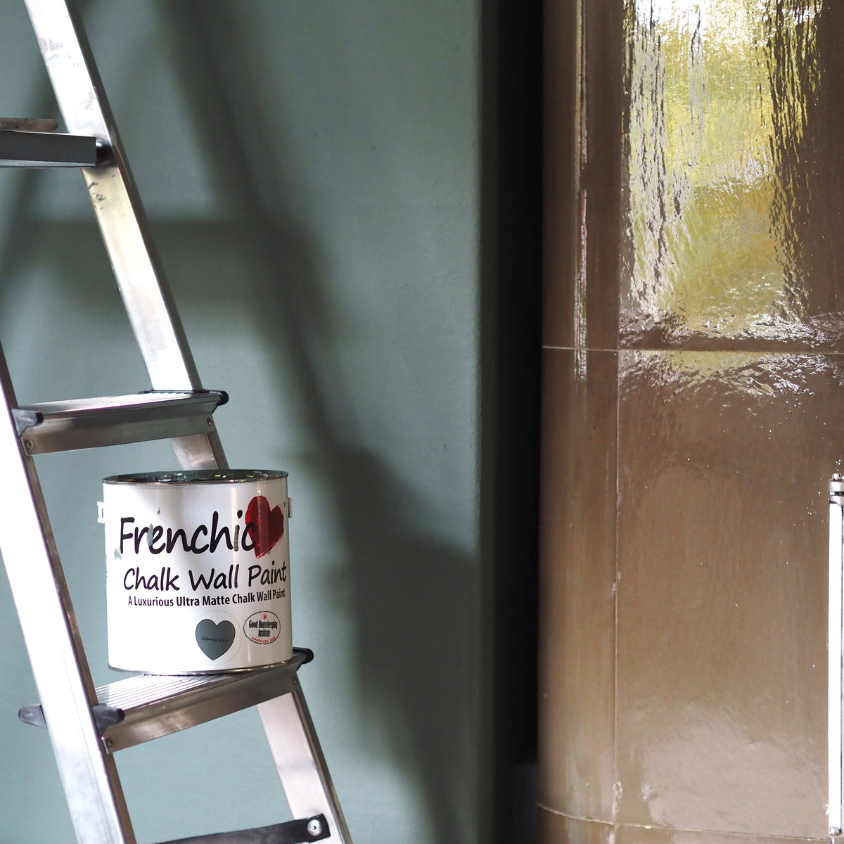 Vihreaseinamaali_Frenchic_Steaming_Green_133