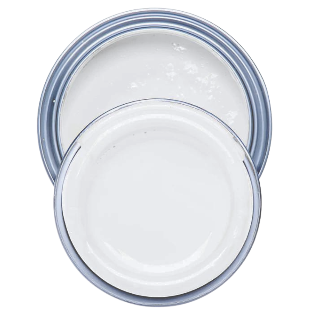 Puhdas valkoinen Whitey White on kellastumaton maalisävy Frenchic sarjasta. 