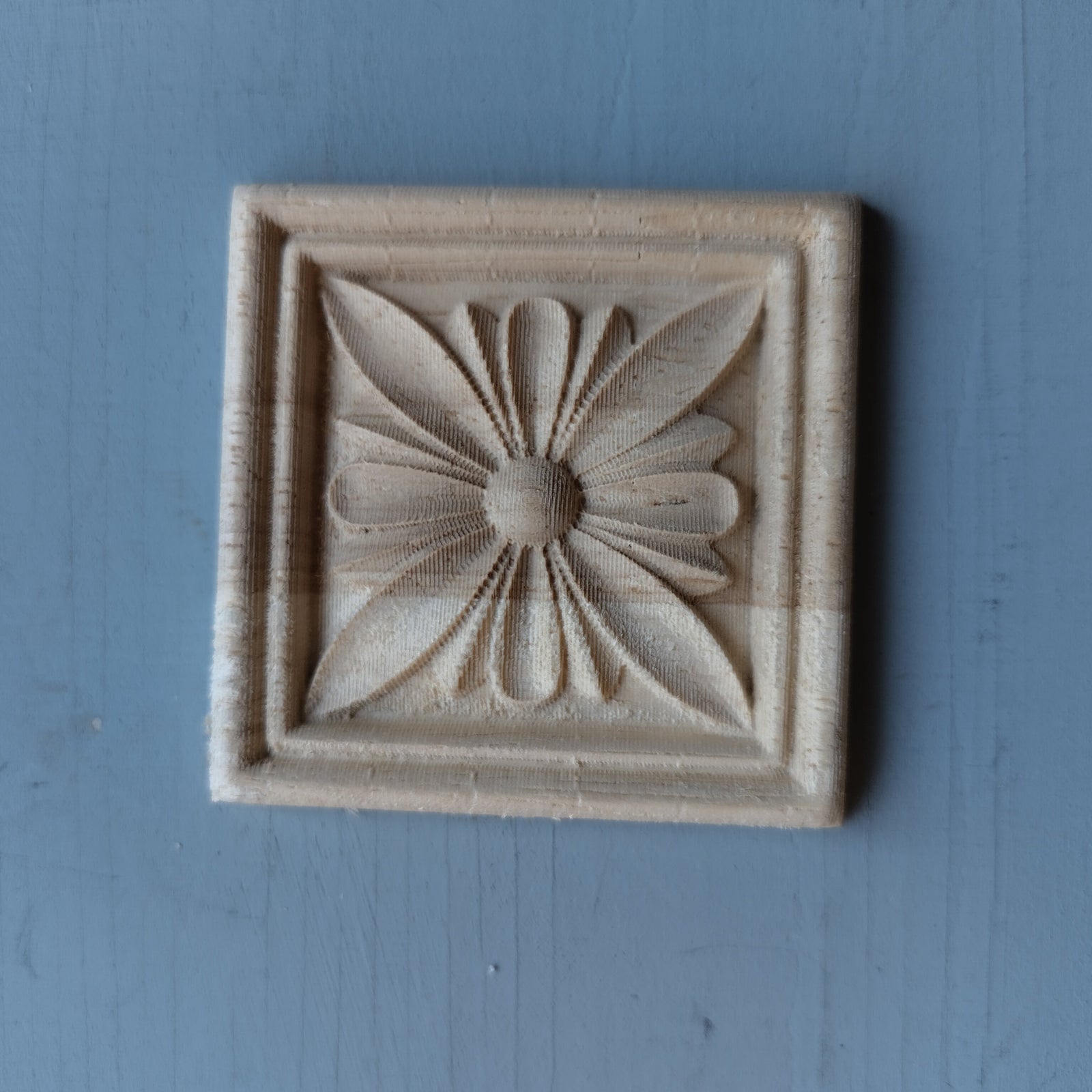 puinen koriste neliö. 