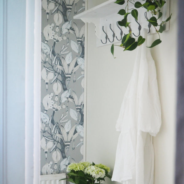 Vaalea seinämaali Yorkshire Rose Frenchic sarjasta. 