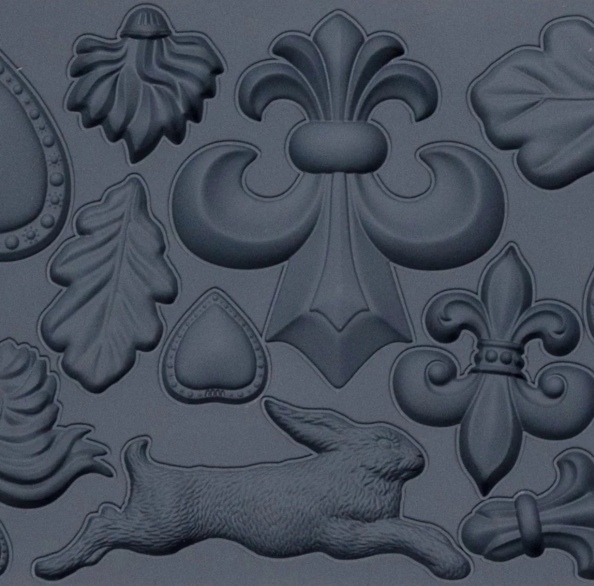 Fleur de Lis- silikonimuotti soveltuu epoksille. 