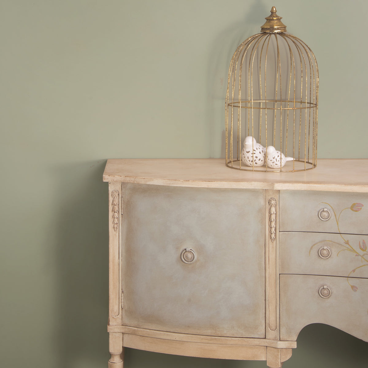 Vihreä Frenchic seinämaali Green with Envy Frenchic Paint Finland. 